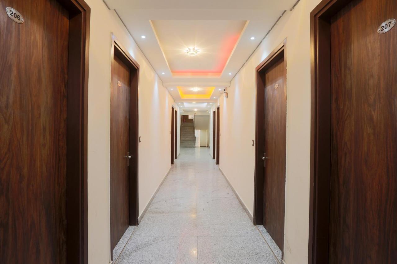 Hotel Red Velvet At Delhi Airport นิวเดลี ภายนอก รูปภาพ